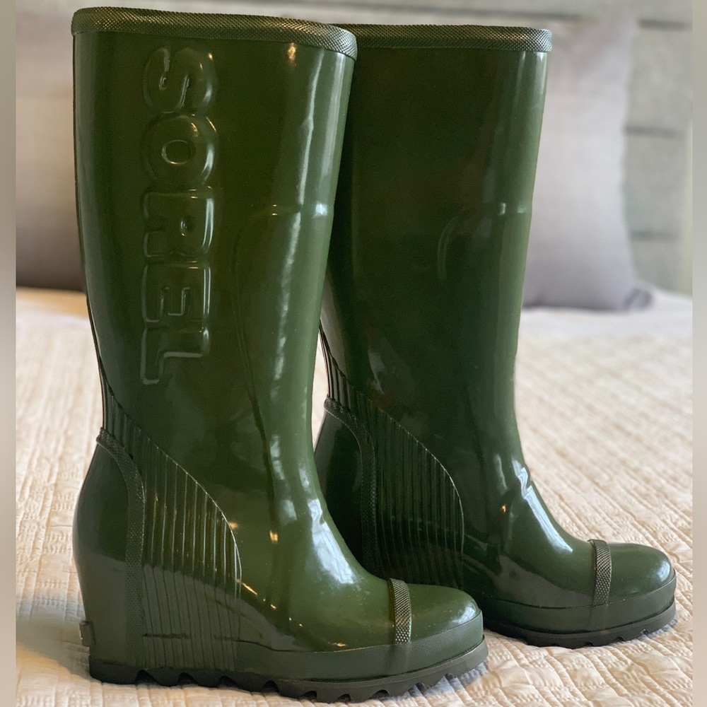 Sorel Joan Rain Wedge Tall Boots Size 8 Green